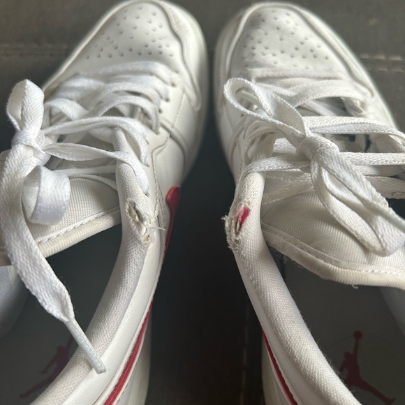 Nike White and Red Sneakers Classic Low-Cut Design - Picture 7 of 8